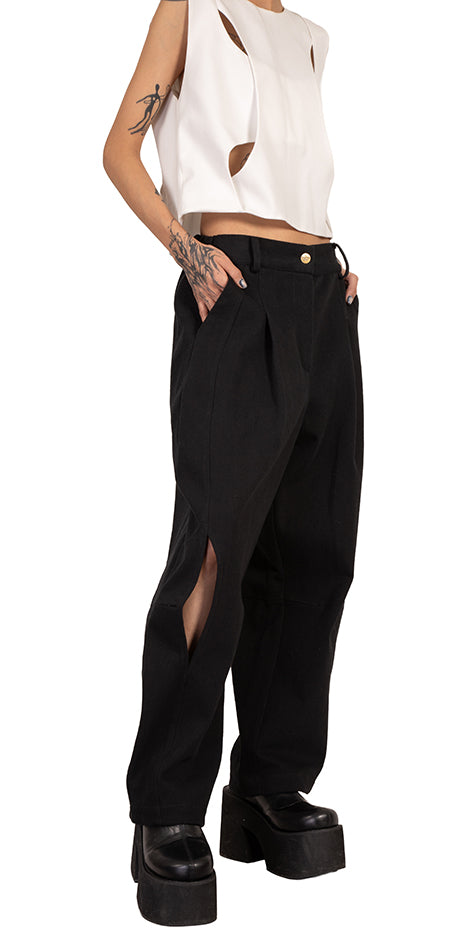 O-Cut Curved Denim Pants