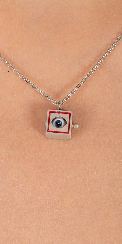 Eye-in-a-box Neckless