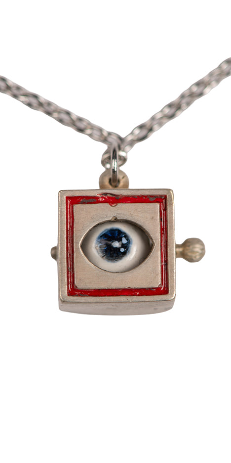Eye-in-a-box Neckless